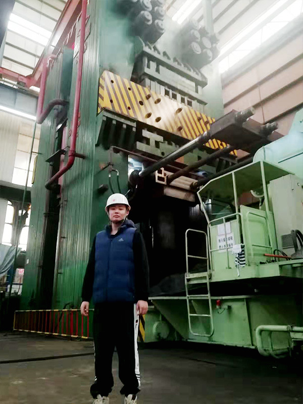 16000T模鍛(duàn)液壓機(jī)-河北宏(hóng)潤