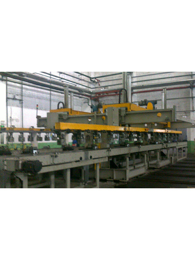 山東時風(fēng)汽車縱梁(liang)液壓機上(shàng)下料