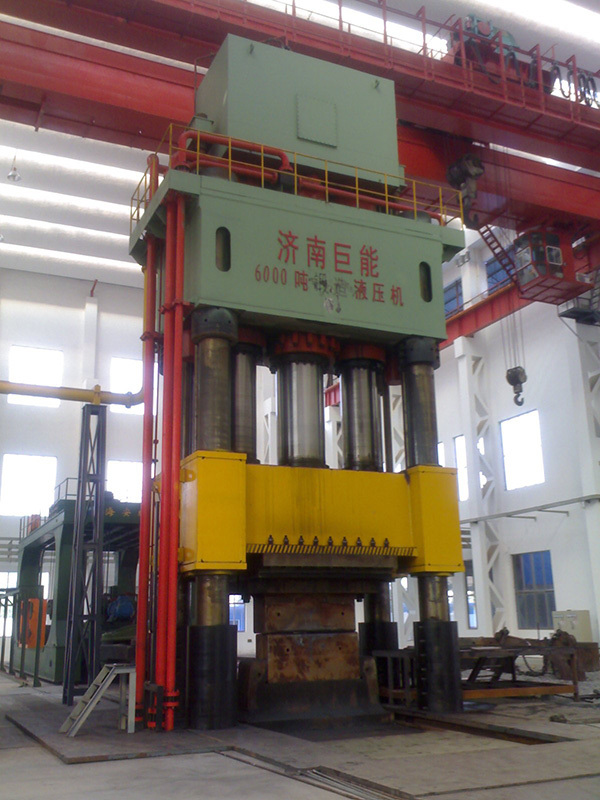 自由(yóu)鍛造液壓機